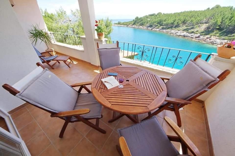 Bay House Rosohotnica Apartment Vrboska Exterior photo